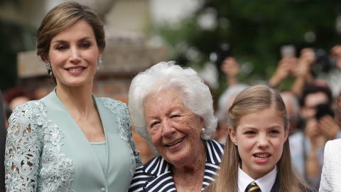 Menchu junto a su nieta Letizia y su bisnieta Sof&iacute;a 