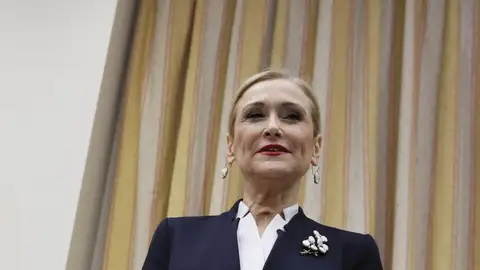 De 'no presentado' a 'notable': Cifuentes habría obtenido un máster de una universidad pública con notas falsificadas De 'no presentado' a 'notable': Cifuentes habría obtenido un máster de una universidad pública con notas falsificadas