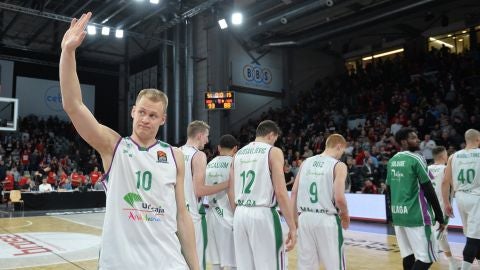Los jugadores del Unicaja tras caer eliminados en la Euroliga