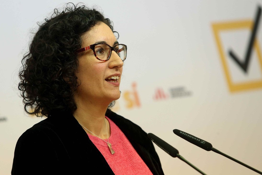 El juez Llarena dicta orden de detención internacional para Rovira y reactiva la de Puigdemont y el resto de huidos El juez Llarena dicta orden de detención internacional para Rovira y reactiva la de Puigdemont y el resto de huidos