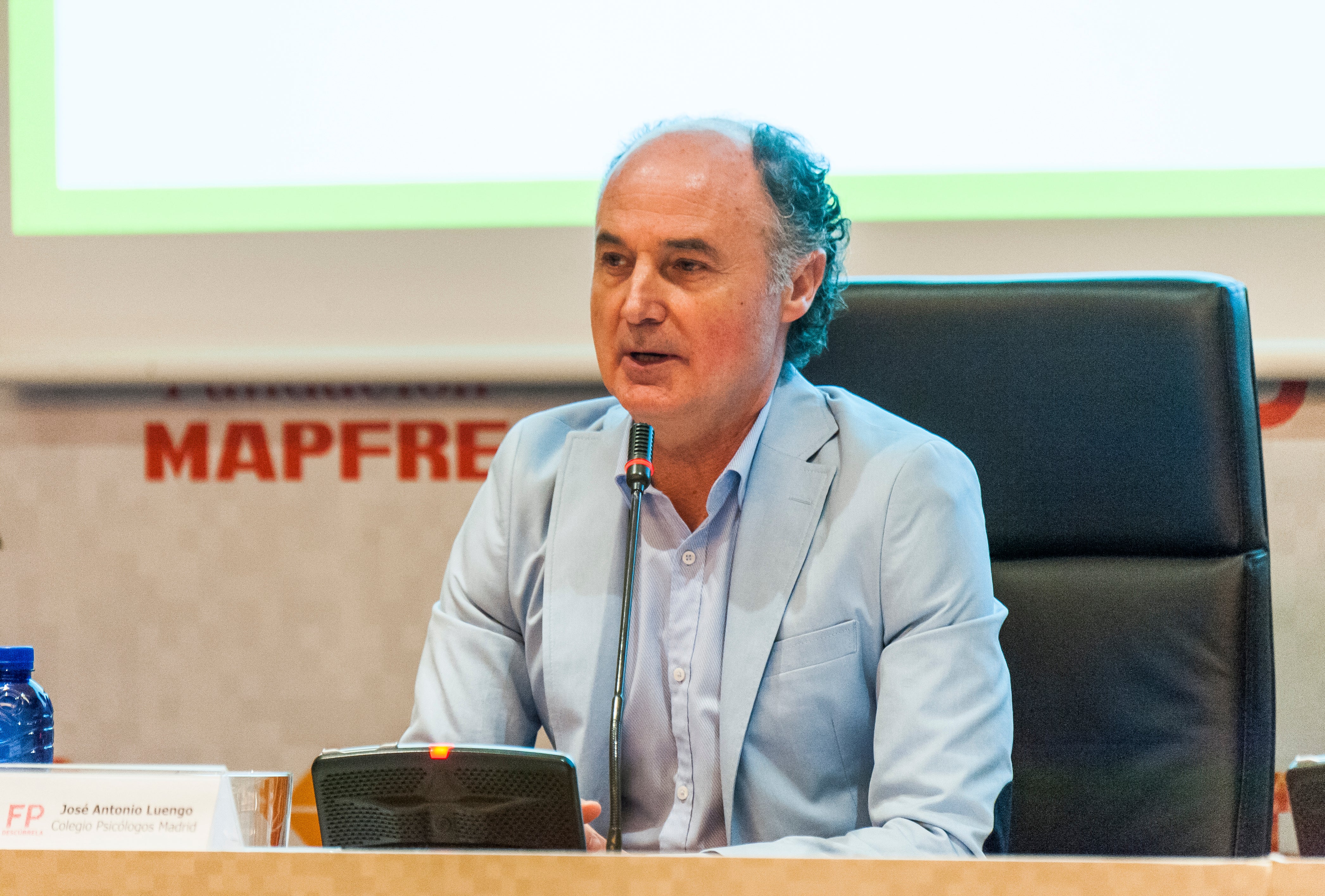 Gabinete psicológico con José Antonio Luengo Gabinete psicológico con José Antonio Luengo