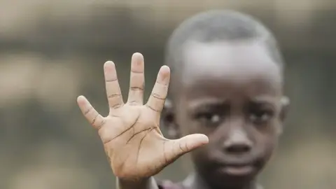 Niño Antiracismo ONDA CERO ALMERIA