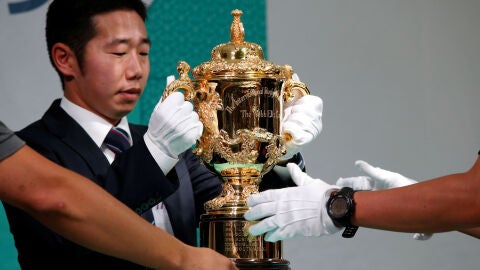 El trofeo de campe&oacute;n del Mundial de Rugby