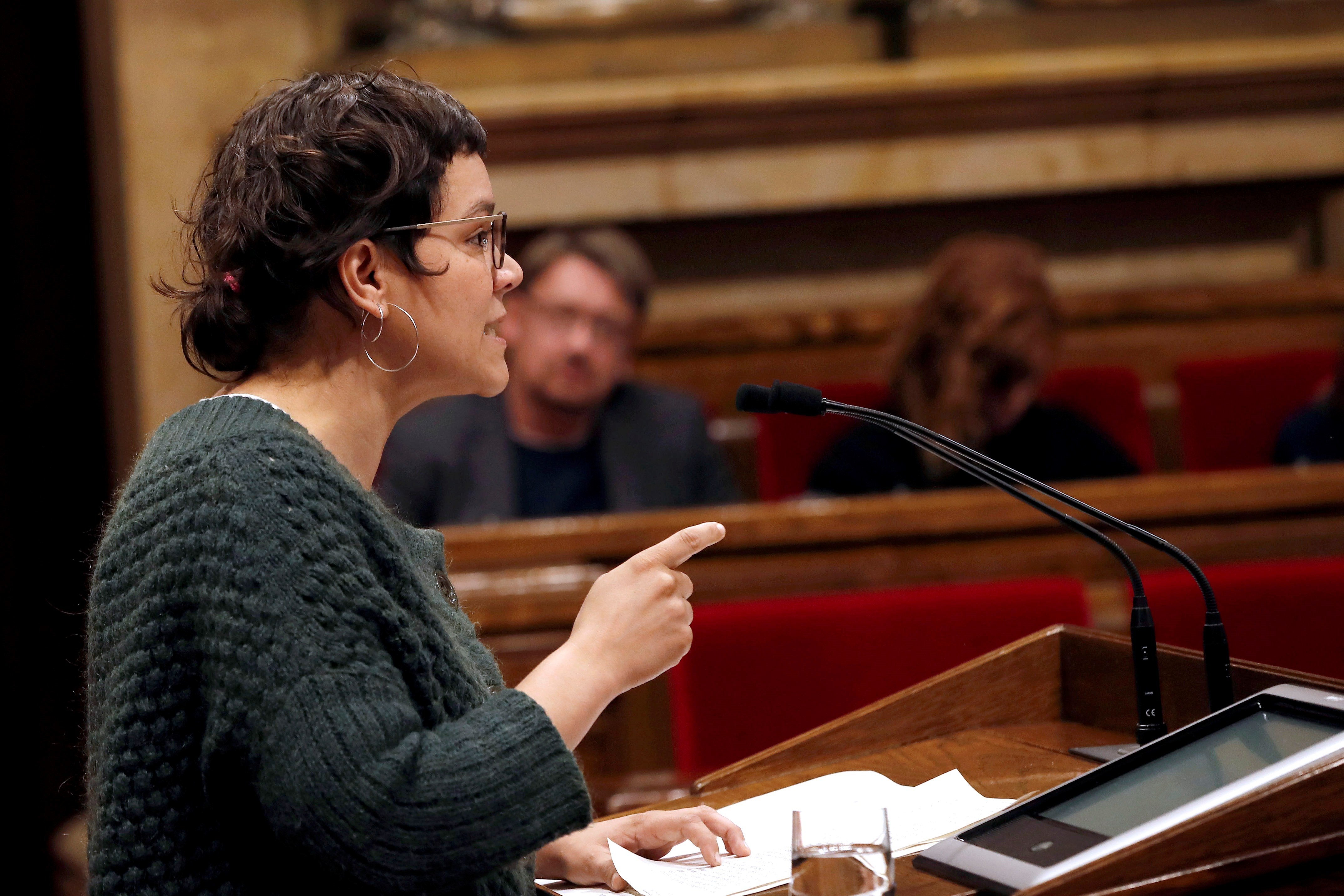 La CUP se ofrece a entrar en la Mesa para impulsar la investidura de Puigdemont La CUP se ofrece a entrar en la Mesa para impulsar la investidura de Puigdemont