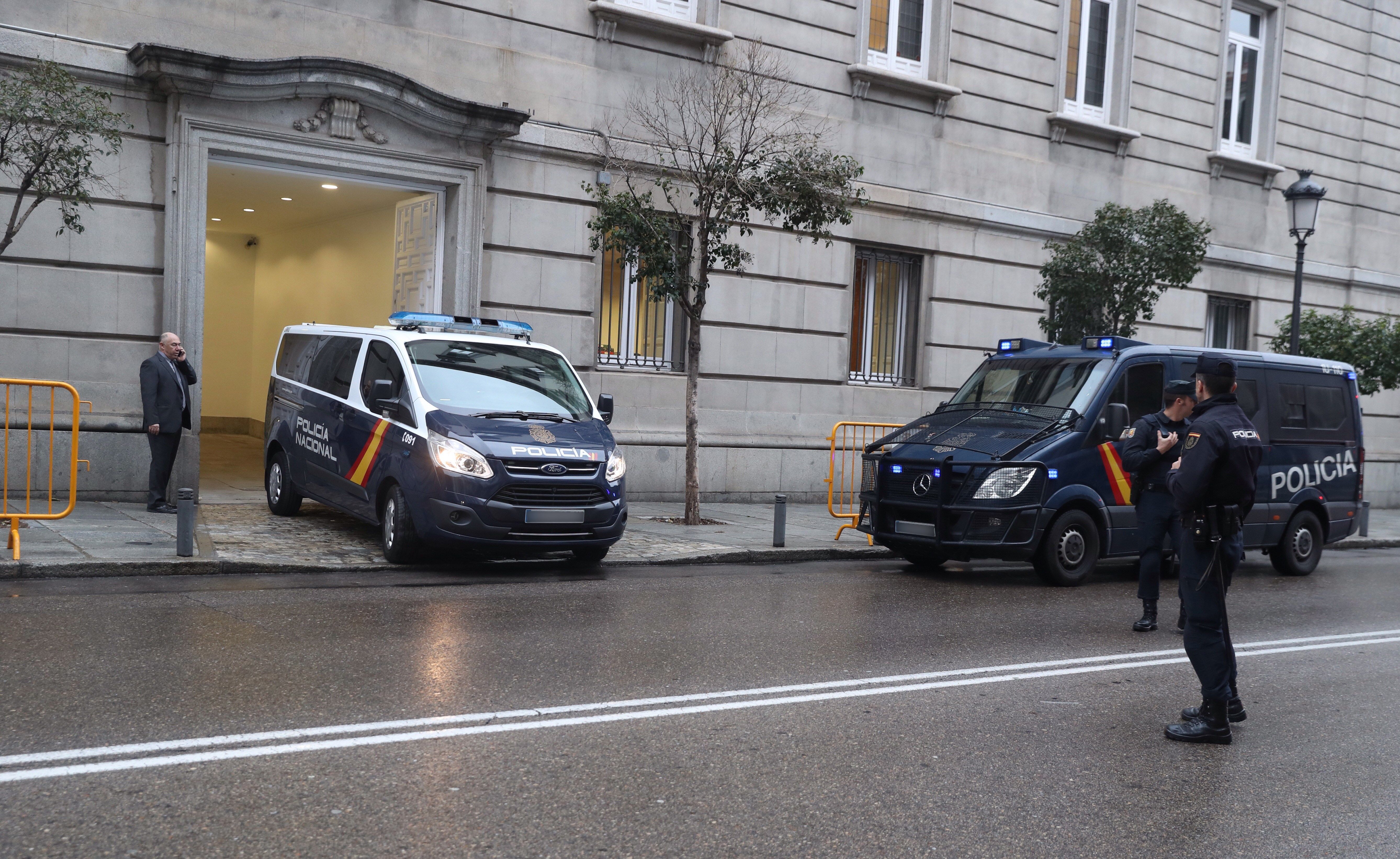 El Supremo habilita agosto para acelerar el juicio al procés El Supremo habilita agosto para acelerar el juicio al procés