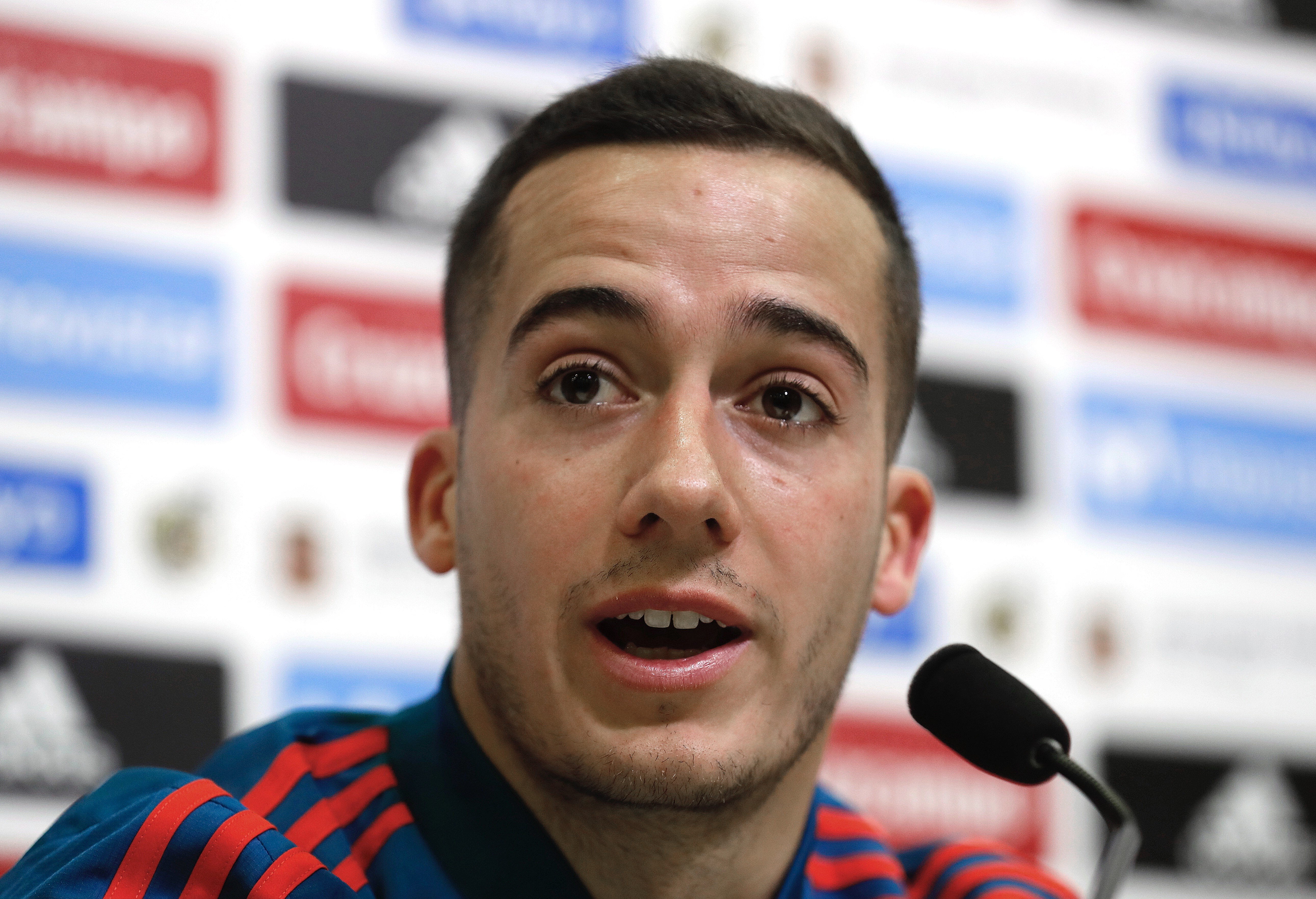 Lucas Vázquez, sobre la marcha de Zidane: "Fue sorprendente, pero hay que respetar su decisión y le echaremos de menos" Lucas Vázquez, sobre la marcha de Zidane: "Fue sorprendente, pero hay que respetar su decisión y le echaremos de menos"