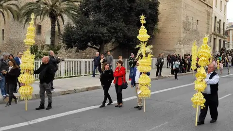 Palmas blancas trenzadas en la procesión de Jesús Triunfante de Elche de 2018 Palmas blancas trenzadas en la procesión de Jesús Triunfante de Elche de 2018