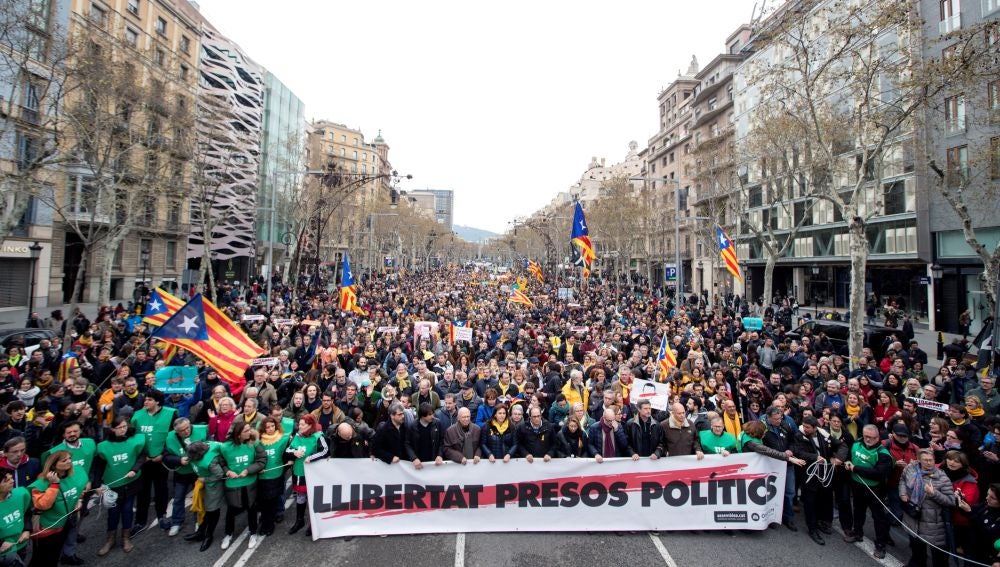 La manifestación en protesta por la detención en Alemania de Puigdemont