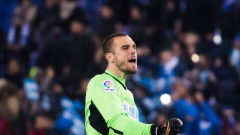 Pau L&oacute;pez, durante un partido con el Espanyol