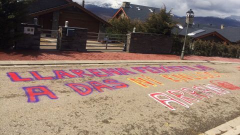 Pintada en la casa del juez, Pablo Llarena