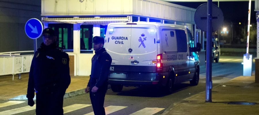 Los furgones de la Guardia Civil que llevan a la expresidenta del Parlament Carme Forcadell y la exconsellera Dolors Bassa a Alcalá Meco Los furgones de la Guardia Civil que llevan a la expresidenta del Parlament Carme Forcadell y la exconsellera Dolors Bassa a Alcalá Meco