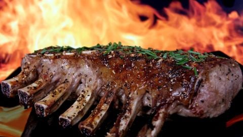 Cocinar la carne a la barbacoa puede subir la tensi&oacute;n