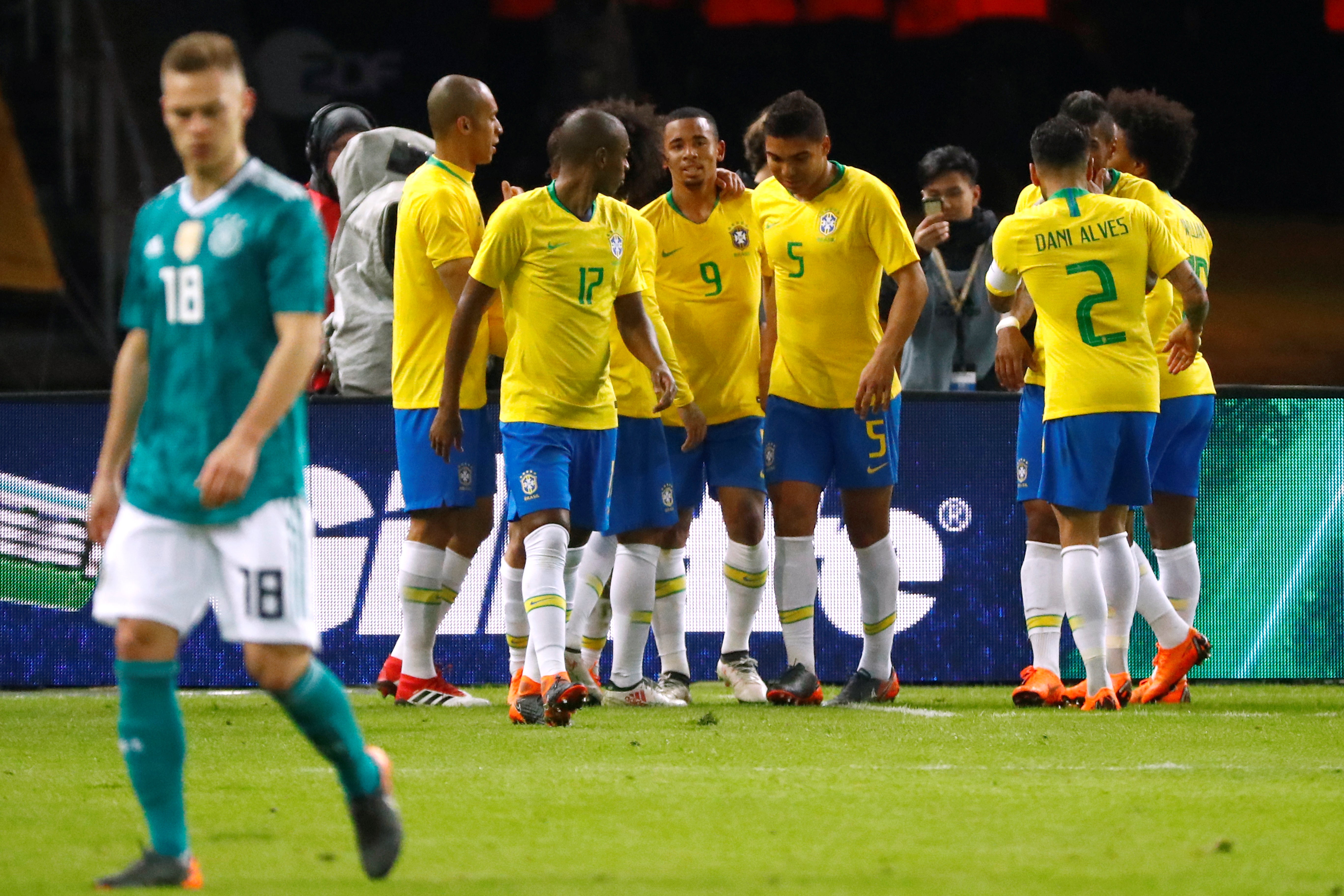 Brasil se impone a Alemania en Berlín con gol de Gabriel Jesus y acaba con el invicto de los de Löw Brasil se impone a Alemania en Berlín con gol de Gabriel Jesus y acaba con el invicto de los de Löw