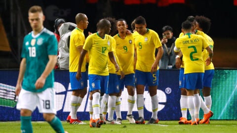 Gabriel Jesus celebra su gol ante Alemania
