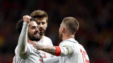 Isco, Piqu&eacute; y Sergio Ramos celebran uno de los tantos del malague&ntilde;o