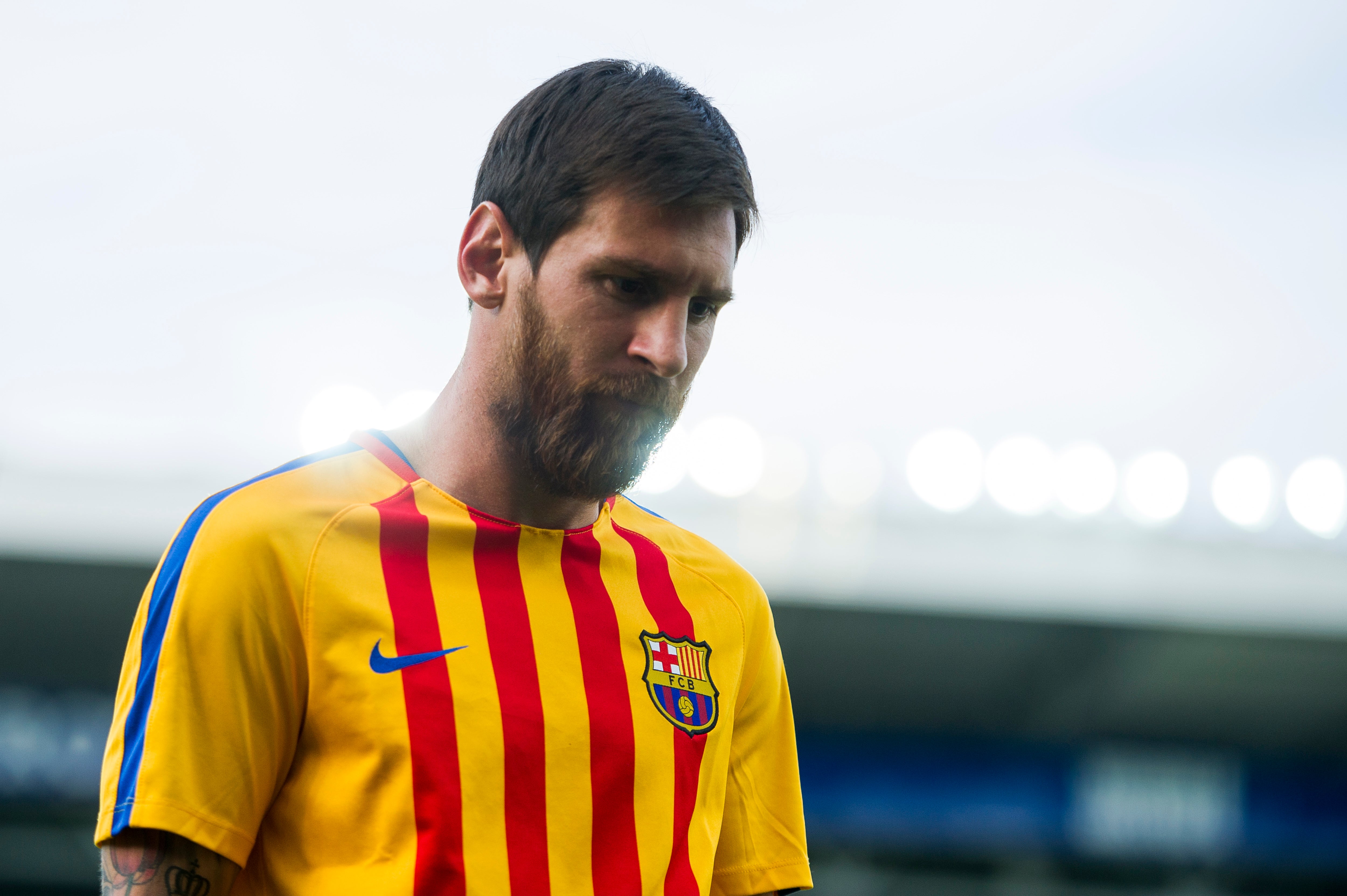 Una plataforma de socios del Barça pide que el equipo juegue con la 'senyera' la final de Copa Una plataforma de socios del Barça pide que el equipo juegue con la 'senyera' la final de Copa