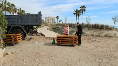 Los concejales responsables han supervisado los trabajos. PLAYA NULES