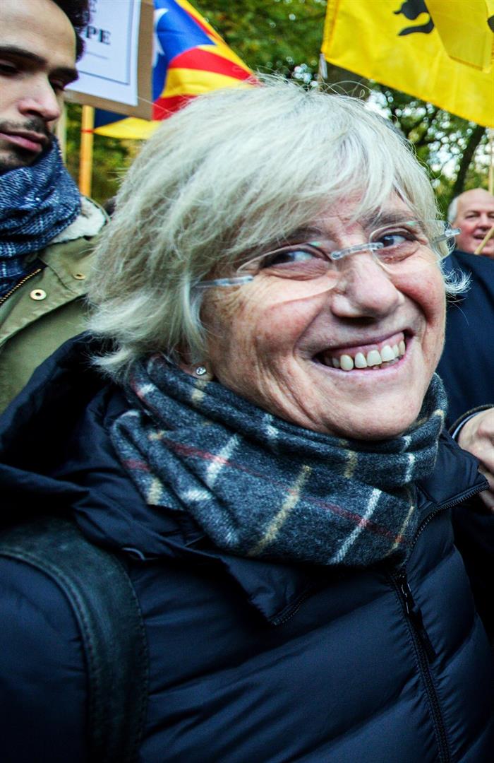 El tribunal escocés concede la libertad bajo fianza a la exconsellera Clara Ponsatí El tribunal escocés concede la libertad bajo fianza a la exconsellera Clara Ponsatí