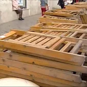 En Sevilla, Málaga o Valladolid se alquilan miles sillas en Semana Santa En Sevilla, Málaga o Valladolid se alquilan miles sillas en Semana Santa