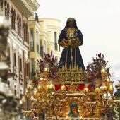 La imagen de Jesús de Medinaceli sale de su basílica por las calles de Madrid