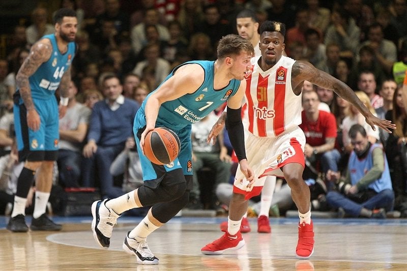 Un triple de Doncic sobre la bocina acerca al Real Madrid a su objetivo en la Euroliga Un triple de Doncic sobre la bocina acerca al Real Madrid a su objetivo en la Euroliga