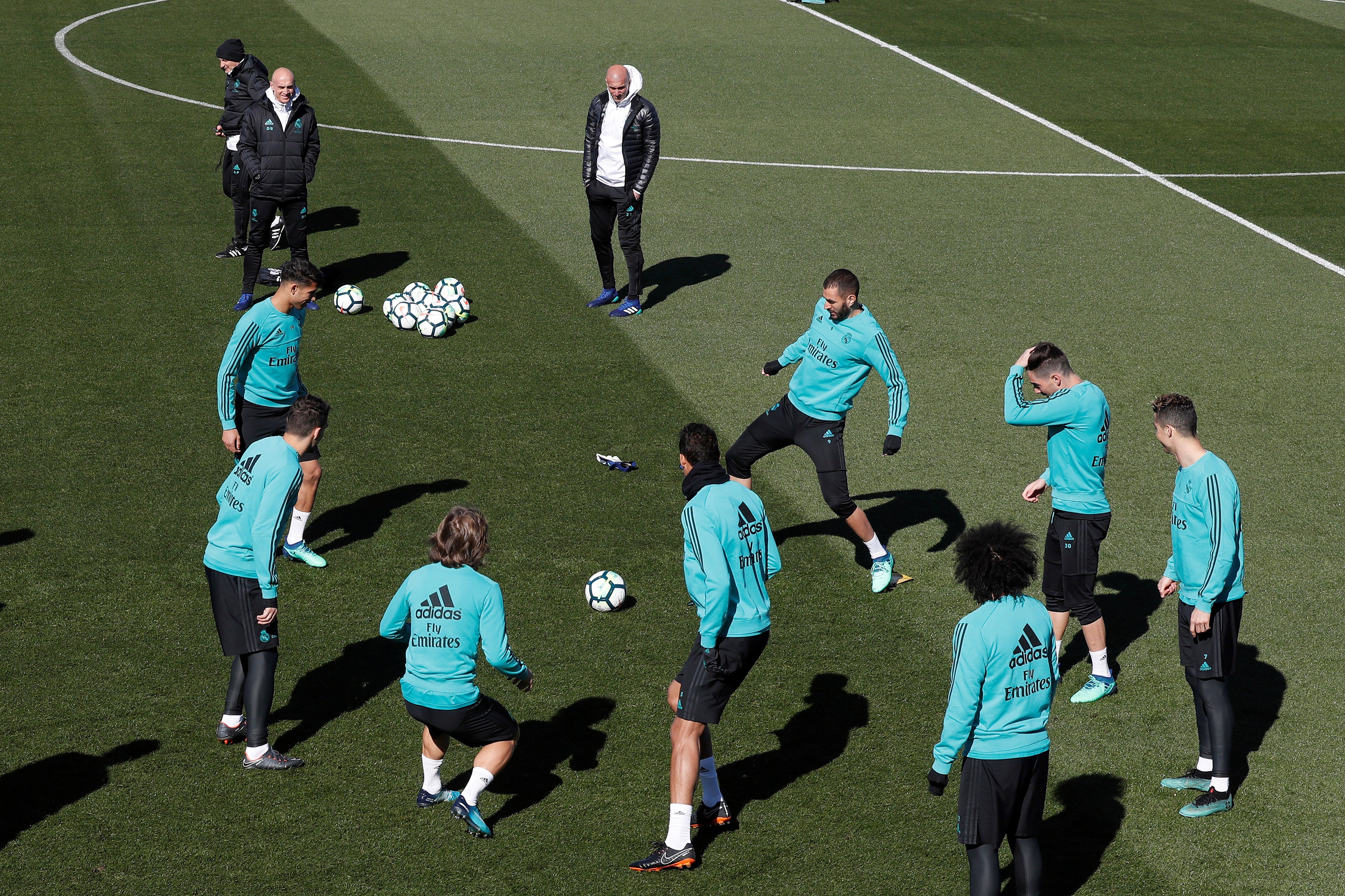 Isco y Ramos no se entrenan con el grupo y están descartados para el partido ante Las Palmas Isco y Ramos no se entrenan con el grupo y están descartados para el partido ante Las Palmas