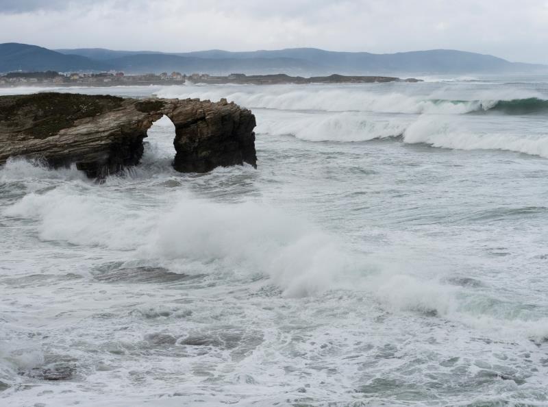 Cierran el acceso a playa Catedrales para inspeccionar zona donde murió la joven Cierran el acceso a playa Catedrales para inspeccionar zona donde murió la joven