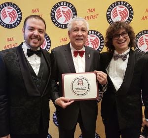 Hernán Milla, Paquito D´Rivera y Carlos Cano con el premio recibido Hernán Milla, Paquito D´Rivera y Carlos Cano con el premio recibido