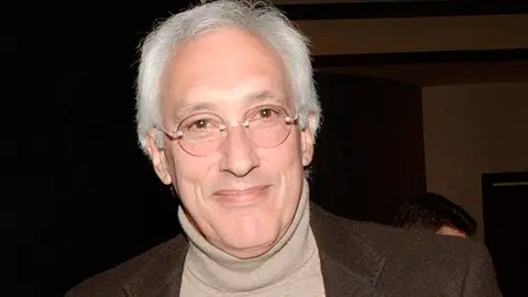 El productor Steven Bochco El productor Steven Bochco