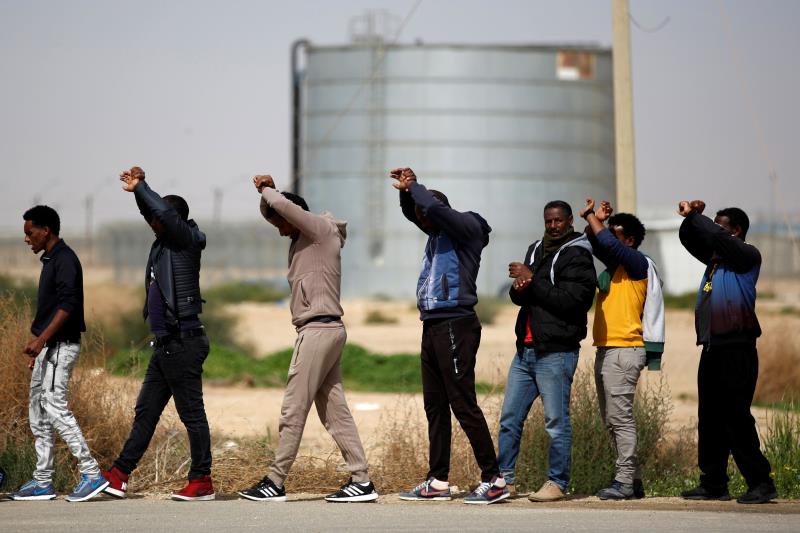 Israel cancela su plan de deportación masiva de inmigrantes africanos Israel cancela su plan de deportación masiva de inmigrantes africanos