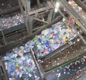 China prohíbe la importación de basura extranjera y deja de ser el principal vertedero del mundo China prohíbe la importación de basura extranjera y deja de ser el principal vertedero del mundo