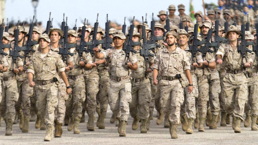 Miembros de las Fuerzas Armadas acercan a los universitarios de Cáceres este lunes las oportunidades profesionales en defensa Miembros de las Fuerzas Armadas acercan a los universitarios de Cáceres este lunes las oportunidades profesionales en defensa