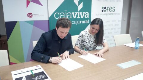 Acuerdo entre Caja Rural y AJE