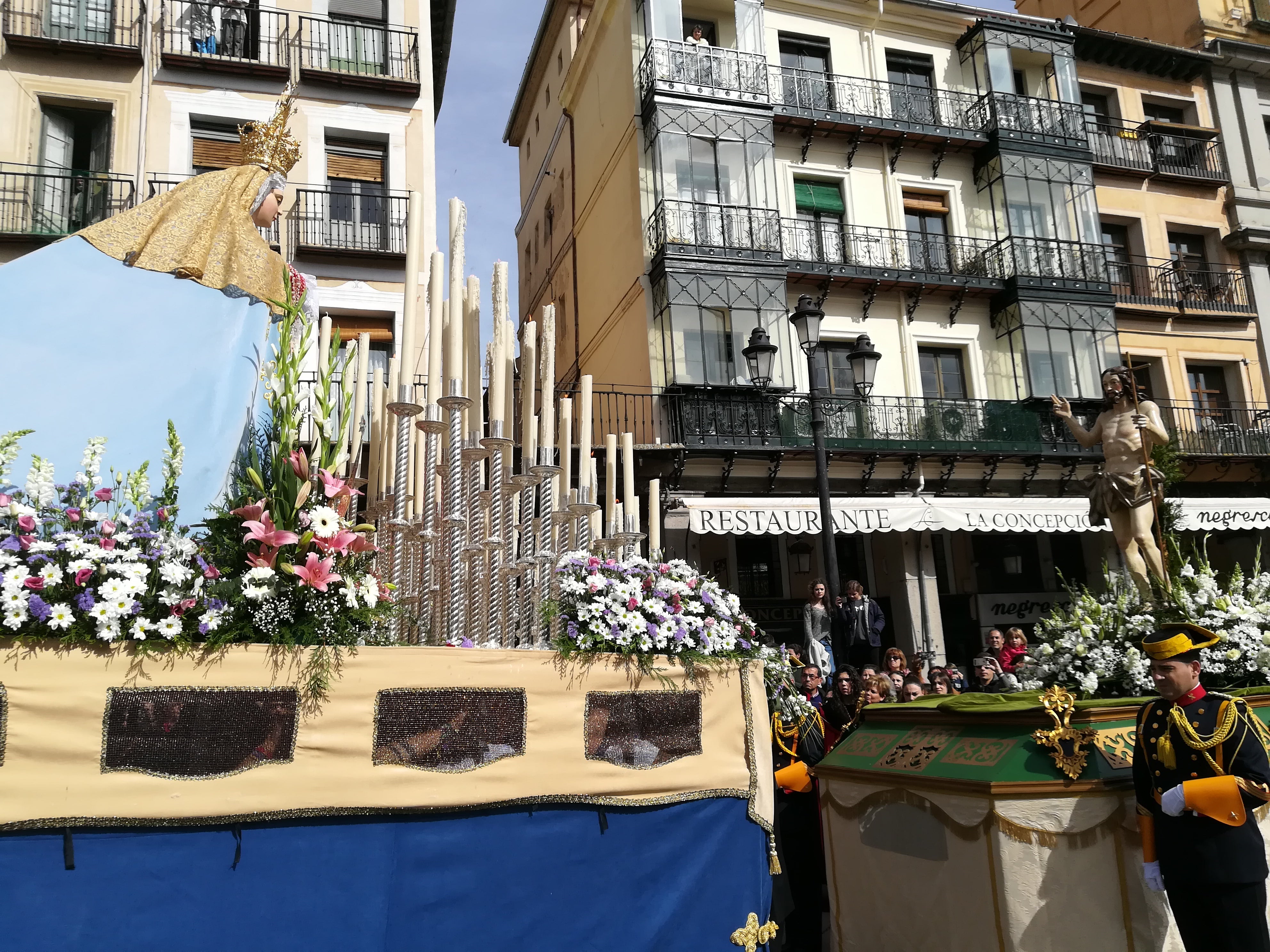 Escucha los momentos más destacados de la Procesión del Encuentro. Escucha los momentos más destacados de la Procesión del Encuentro.