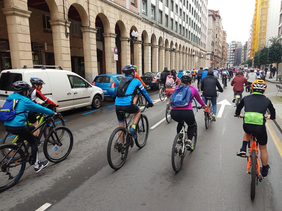 Más de Uno Gijón 02/04/2018 con Ana Fierro Más de Uno Gijón 02/04/2018 con Ana Fierro