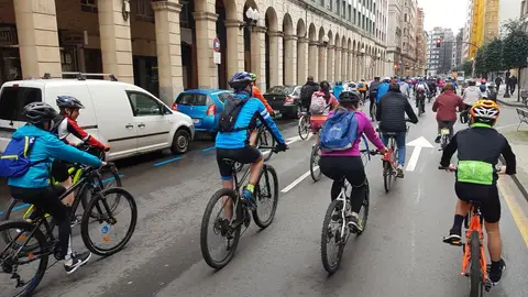 Abril es en Gijón el mes de la bici 30 días en bici