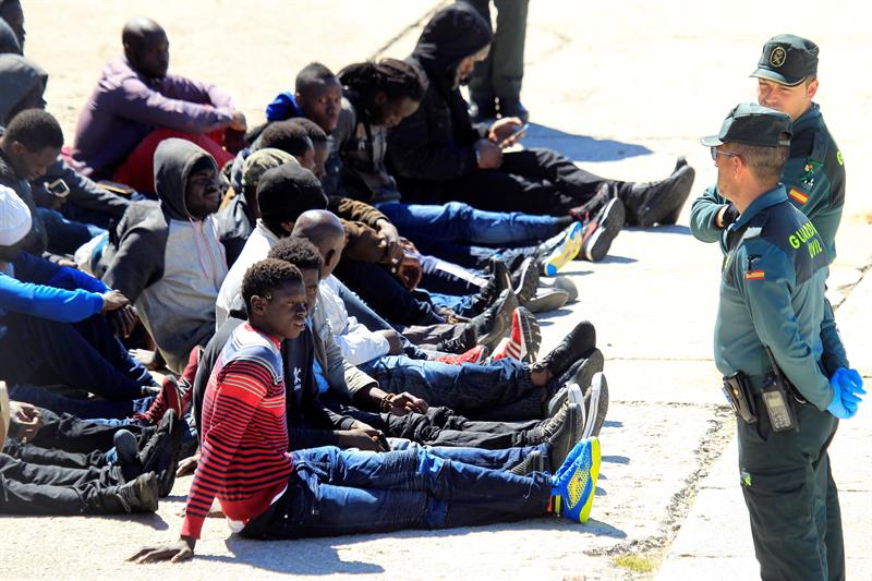 Al menos 336 inmigrantes han muerto en el mar intentando llegar a España en 2019 Al menos 336 inmigrantes han muerto en el mar intentando llegar a España en 2019