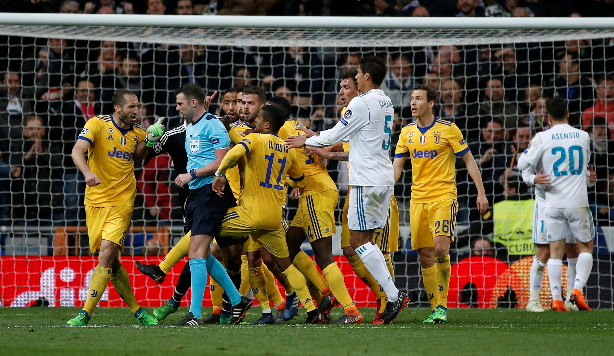 El debate de los jueves: ¿Fue penalti de Benatia a Lucas Vázquez? El debate de los jueves: ¿Fue penalti de Benatia a Lucas Vázquez?