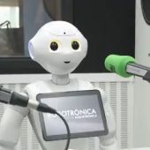La Rosa de los Vientos marcará un hito en la radio española con la entrevista al robot Pepper