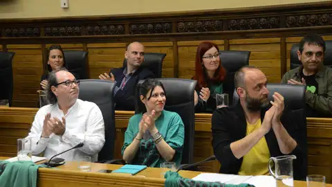 Ediles del PSOE y Xixón Sí Puede en el Ayuntamiento de Gijón Pleno municipal
