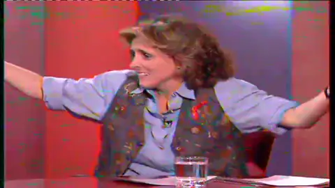 Mercedes Milá modera un debate sobre el uso del preservativo en 1993 Mercedes Milá modera un debate sobre el uso del preservativo en 1993