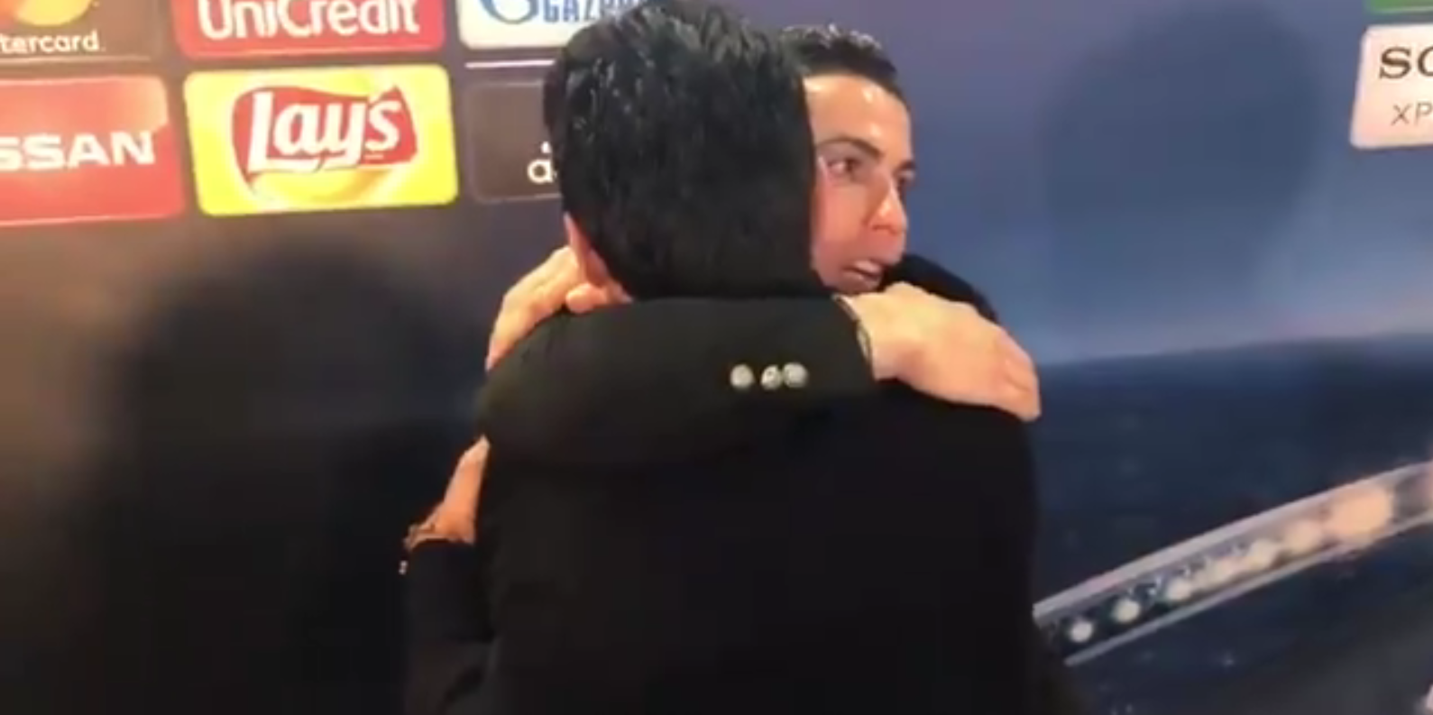 Emotivo abrazo de Cristiano Ronaldo y Buffon en zona mixta tras el Real Madrid - Juventus Emotivo abrazo de Cristiano Ronaldo y Buffon en zona mixta tras el Real Madrid - Juventus