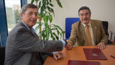 El rector de la UMH, Jes&uacute;s Pastor, y el presidente de la Semergen, Jos&eacute; Luis Llisterri
