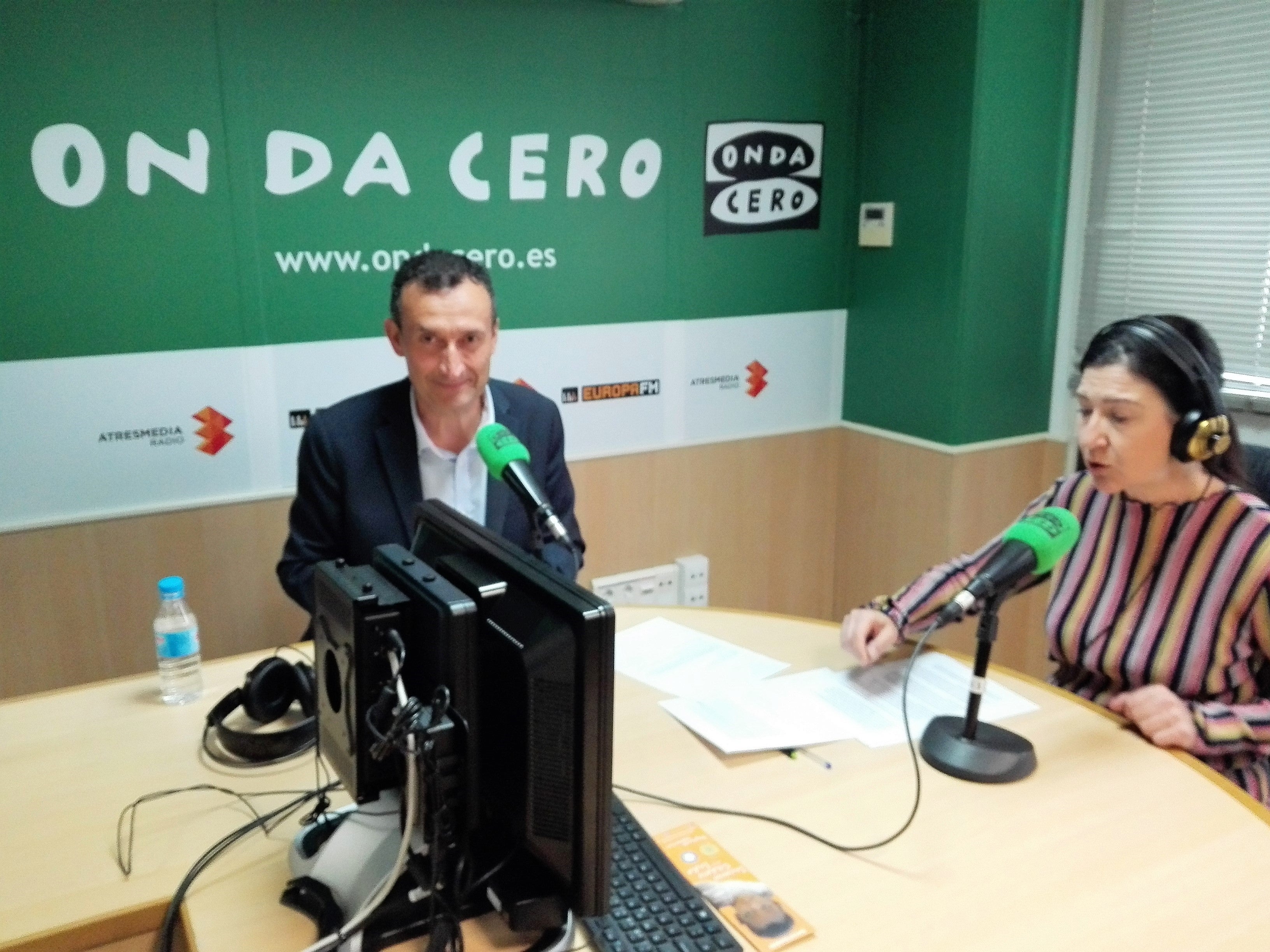 "En dos semanas se instalarán en Elche 22 contenedores adaptados a personas con discapacidad" "En dos semanas se instalarán en Elche 22 contenedores adaptados a personas con discapacidad"