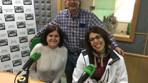 El Hospital Puerta del Mar va a contar con la primera escuela de pacientes de esclerosis m&uacute;ltiple de Espa&ntilde;a. Hablamos de ello con , Lola Ayeli, Antonio y Cristina Castrill&oacute;n.