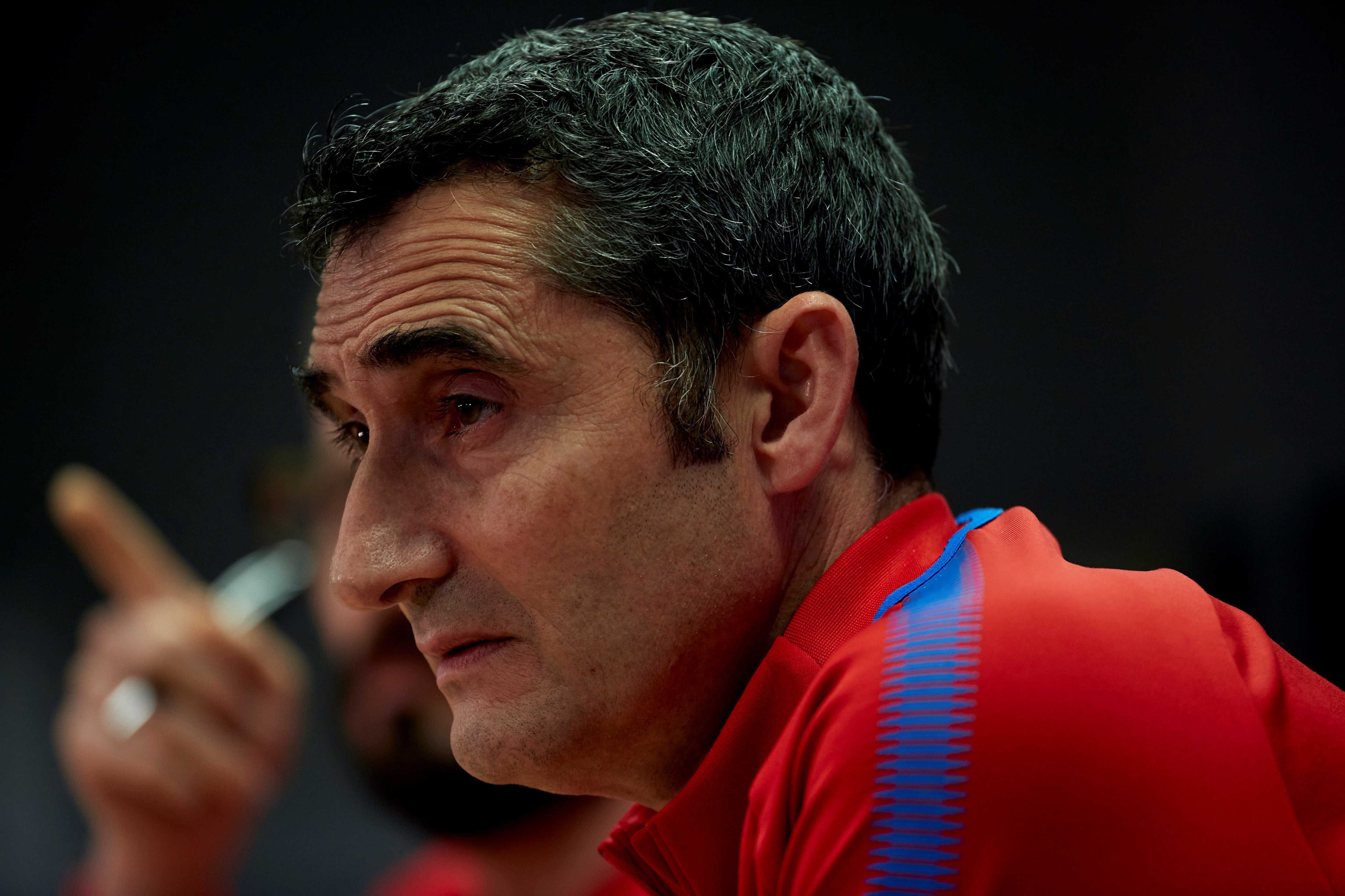 Valverde: "Con una derrota de este tipo, hay barra libre para hablar de todo; cuando firmé, sabía que sería así" Valverde: "Con una derrota de este tipo, hay barra libre para hablar de todo; cuando firmé, sabía que sería así"