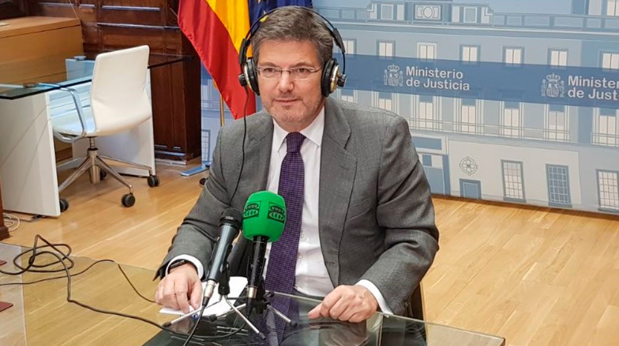 Rafael Catalá: "La querella a un juez y la amenaza por hacer su trabajo es un error gravísimo" Rafael Catalá: "La querella a un juez y la amenaza por hacer su trabajo es un error gravísimo"