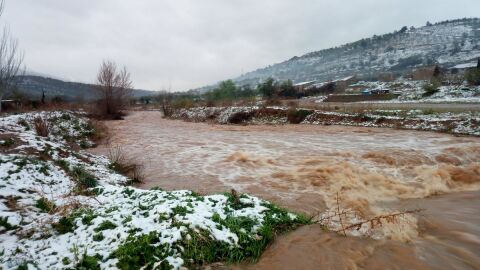Imagen del caudal actual del r&iacute;o Gr&iacute;o tras las &uacute;ltimas precipitaciones