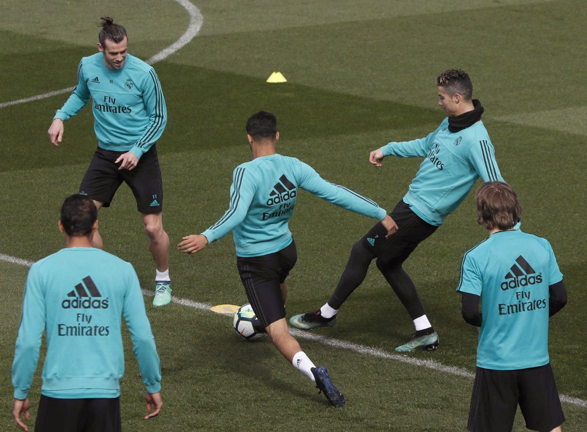 Isco da el susto en una sesión en la que Modric y Carvajal regresaron al trabajo de grupo Isco da el susto en una sesión en la que Modric y Carvajal regresaron al trabajo de grupo