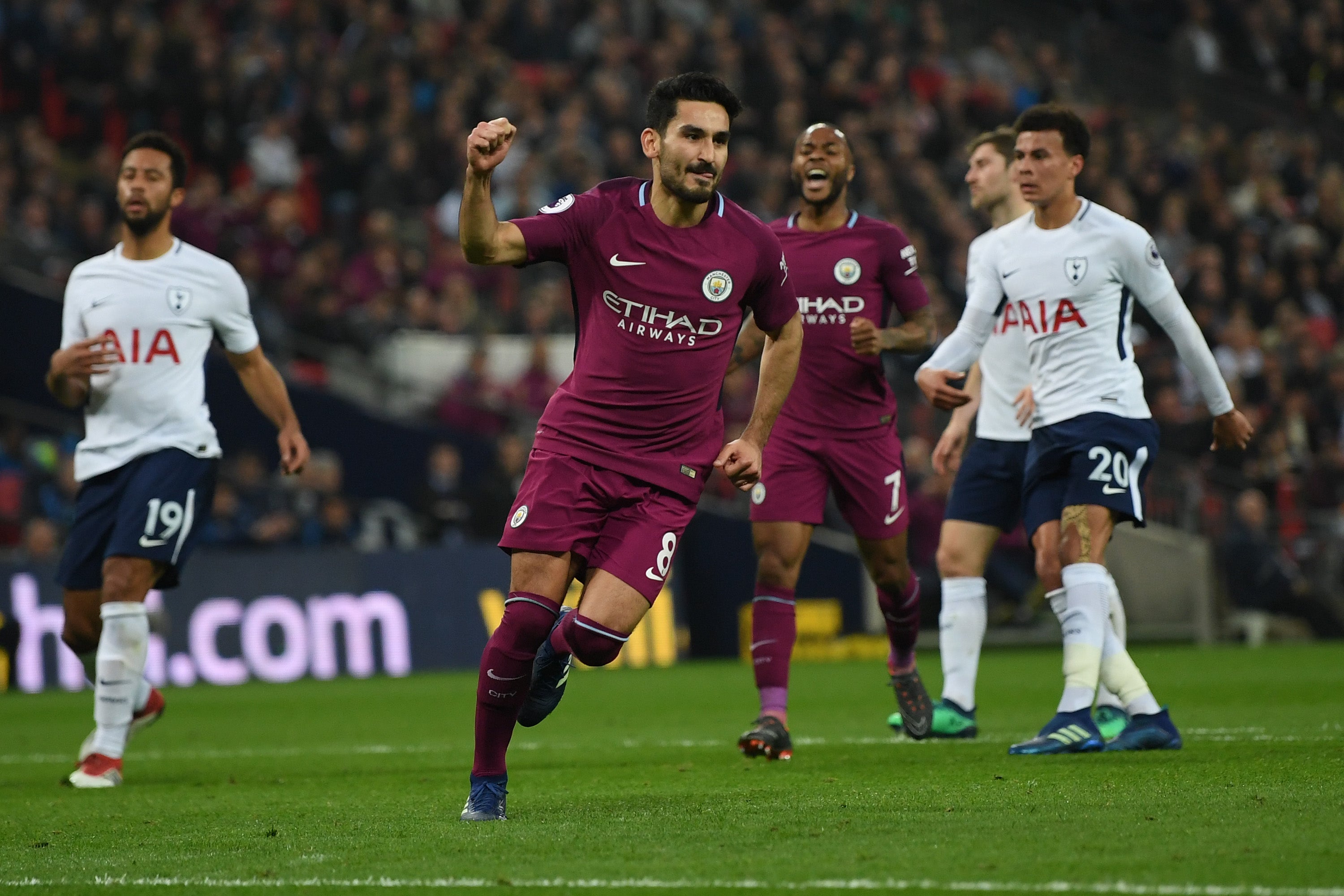 El Manchester City asalta Wembley y será campeón si pierde el United de Mourinho ante el West Brom El Manchester City asalta Wembley y será campeón si pierde el United de Mourinho ante el West Brom